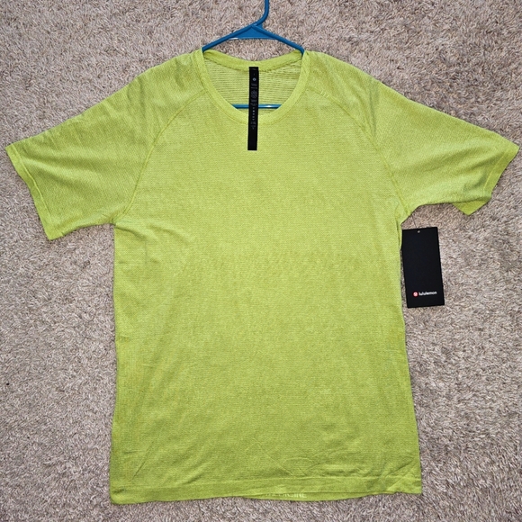 Lululemon LARGE Lime-green Men's shirt - Picture 1 of 6